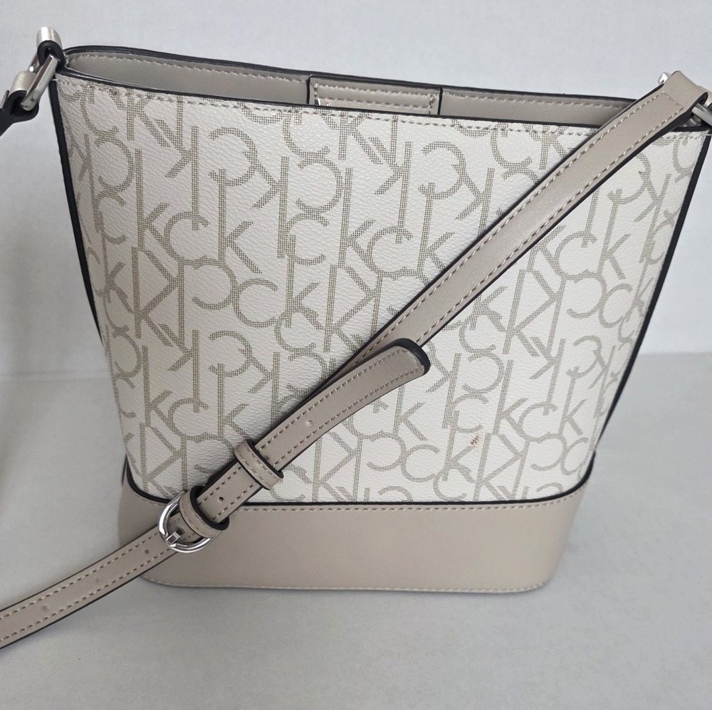 CALVIN KLEIN Adrina Crossbody Bag In Vanilla Khk - Picture 3 of 9